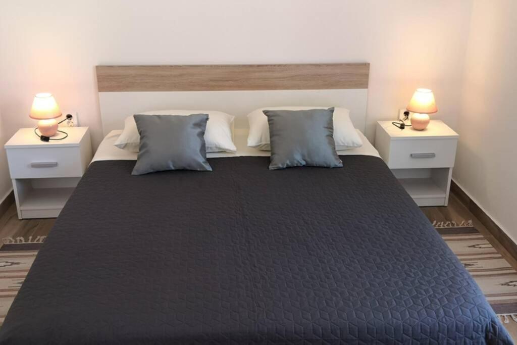 Apartment Vesna For 2, Free Parking And Wi-Fi Pula Exterior foto