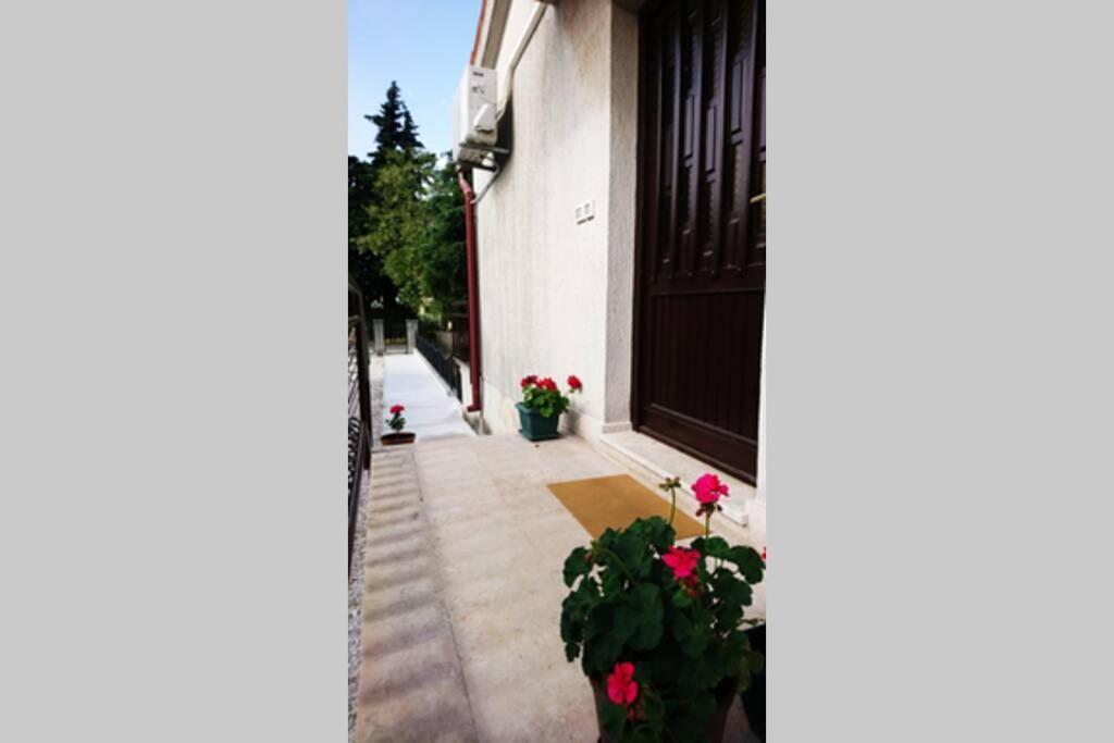 Apartment Vesna For 2, Free Parking And Wi-Fi Pula Exterior foto