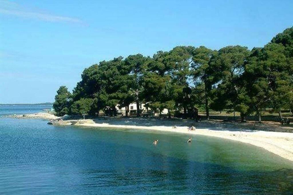 Apartment Vesna For 2, Free Parking And Wi-Fi Pula Exterior foto