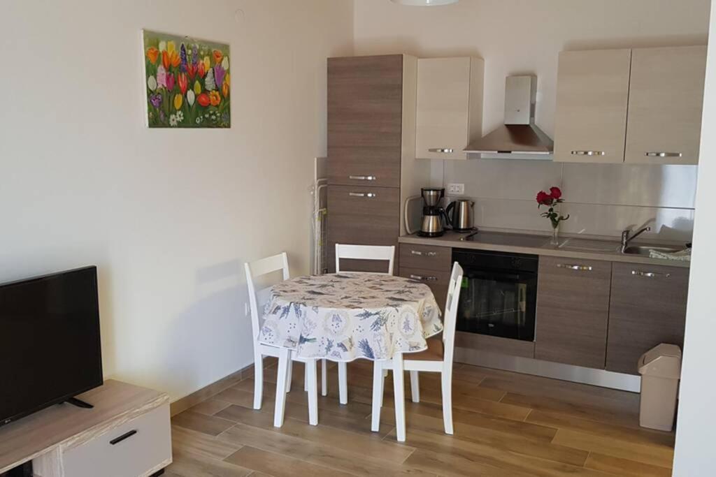 Apartment Vesna For 2, Free Parking And Wi-Fi Pula Exterior foto