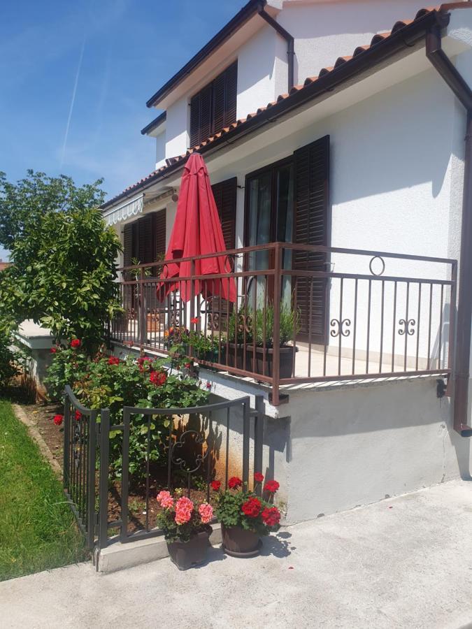 Apartment Vesna For 2, Free Parking And Wi-Fi Pula Exterior foto